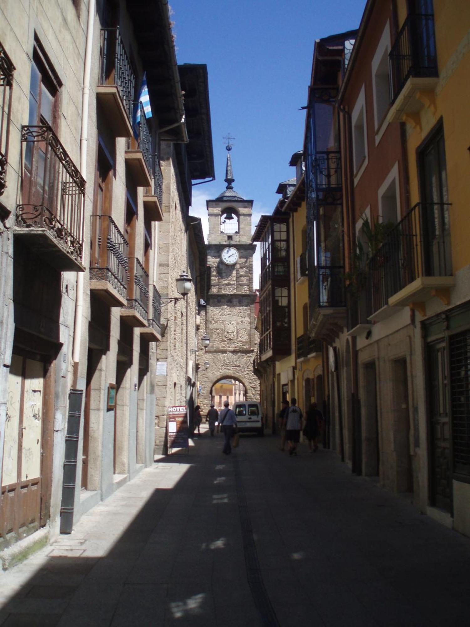 Hostal Monteclaro Ponferrada Exterior photo